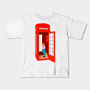 Fox in the telephone booth Kids T-Shirt